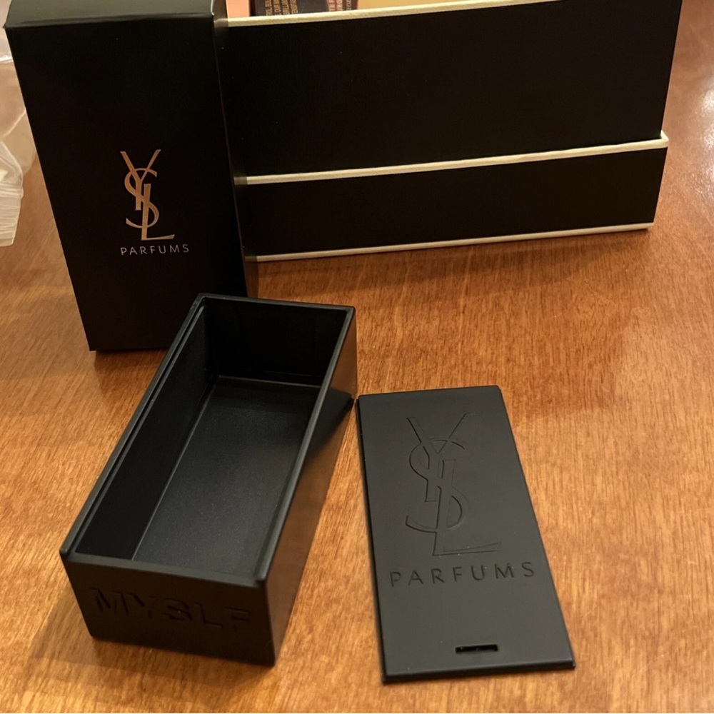 YSL Black Parfums soap box - Picture 2 of 3